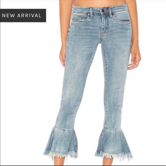 ✨HP✨BLANK NYC Flare Denim - Picture 2 of 10